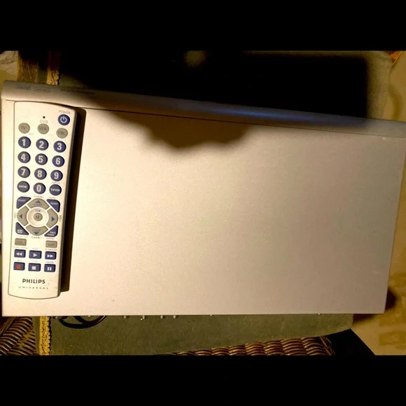 Philips DVD player w remote control